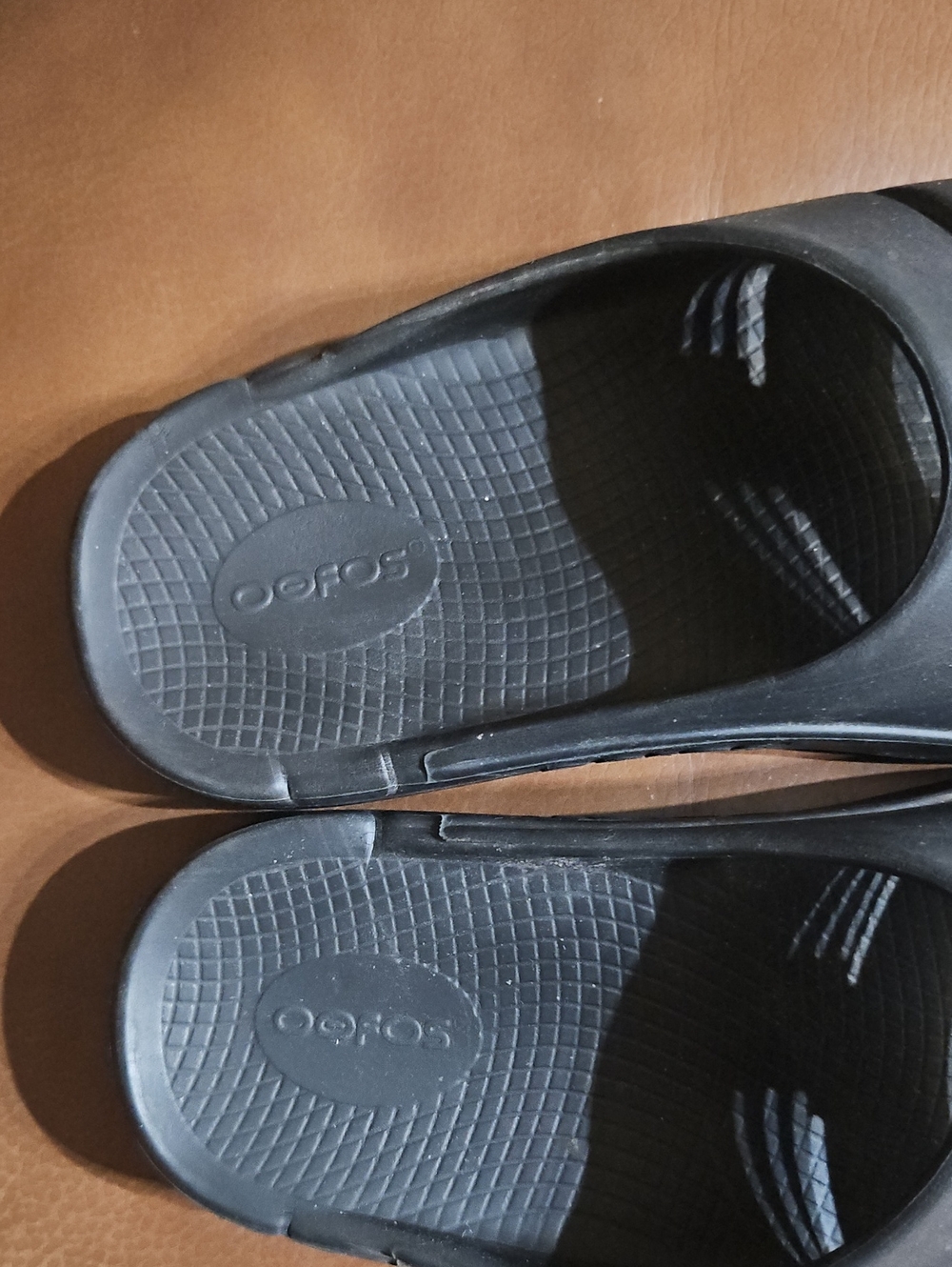 OOFOS OOahh Recovery Slip On Slides Sandals Shoes Black - Picture 4 of 5